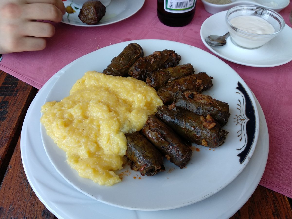 Typical dish : mamaliga and sarma
