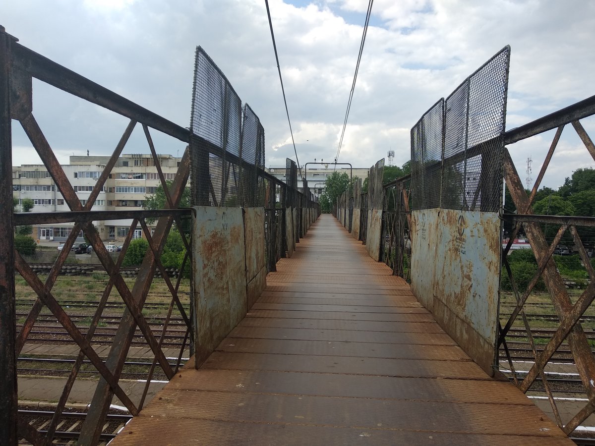 Faurei's train station bridge
