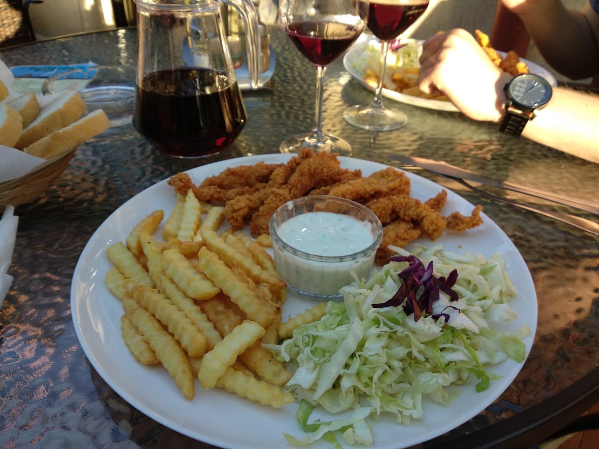 Cheap chicken finger's at Rotterdam café
